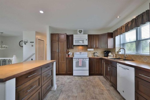 229 2A Street, Stirling, AB 