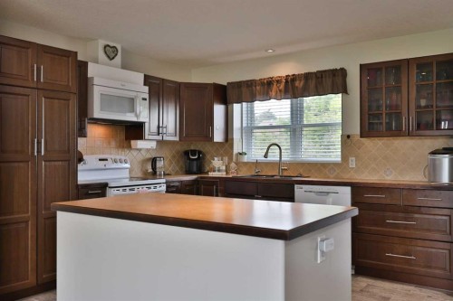 229 2A Street, Stirling, AB 