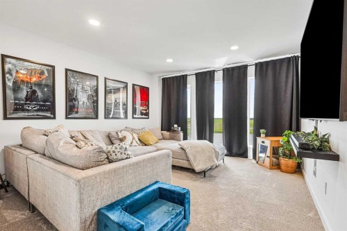4618 31 Avenue South, Lethbridge, AB - Indoor Photo Showing Living Room