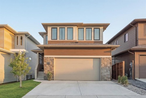 4618 31 Avenue South, Lethbridge, AB - Outdoor