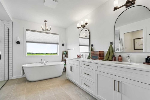 4618 31 Avenue South, Lethbridge, AB - Indoor Photo Showing Bathroom