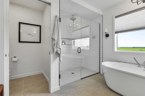 4618 31 Avenue South, Lethbridge, AB - Indoor Photo Showing Bathroom