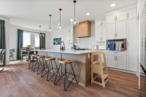 4618 31 Avenue South, Lethbridge, AB - Indoor Photo Showing Kitchen With Upgraded Kitchen