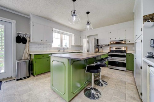 110 Temple Boulevard West, Lethbridge, AB 