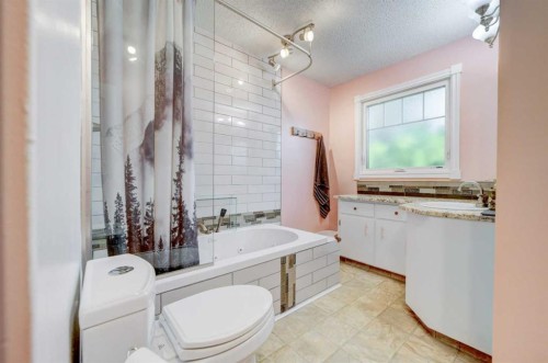 110 Temple Boulevard West, Lethbridge, AB 
