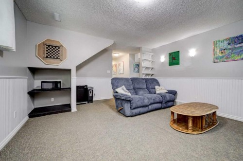110 Temple Boulevard West, Lethbridge, AB 