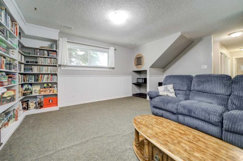 110 Temple Boulevard West, Lethbridge, AB 