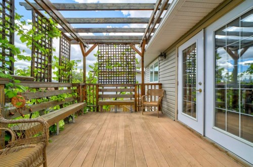110 Temple Boulevard West, Lethbridge, AB 