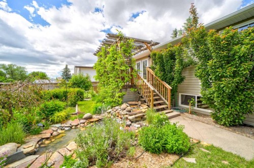 110 Temple Boulevard West, Lethbridge, AB 