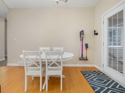 275 Mt Sunburst Way West, Lethbridge, AB - Indoor Photo Showing Dining Room