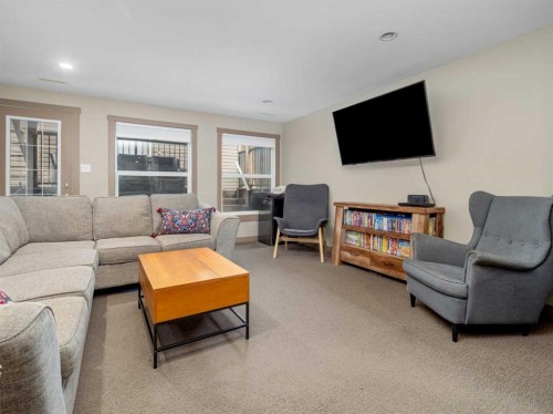 275 Mt Sunburst Way West, Lethbridge, AB - Indoor Photo Showing Living Room