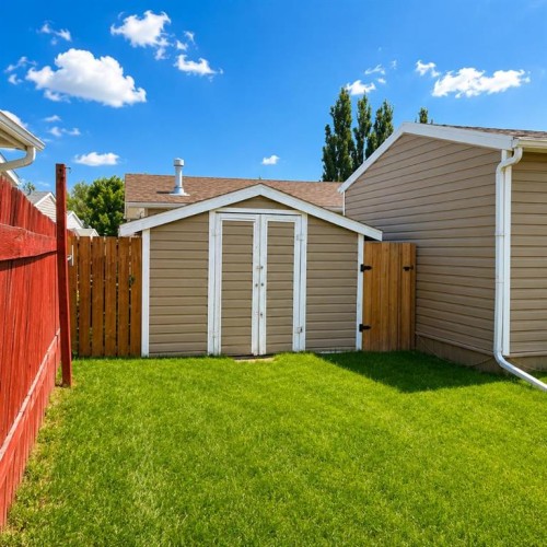 68 Westover Avenue, Claresholm, AB 