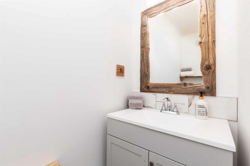 11333 20 Avenue, Blairmore, AB - Indoor Photo Showing Bathroom