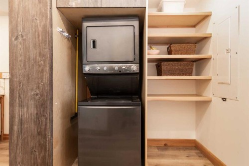 11333 20 Avenue, Blairmore, AB - Indoor Photo Showing Laundry Room