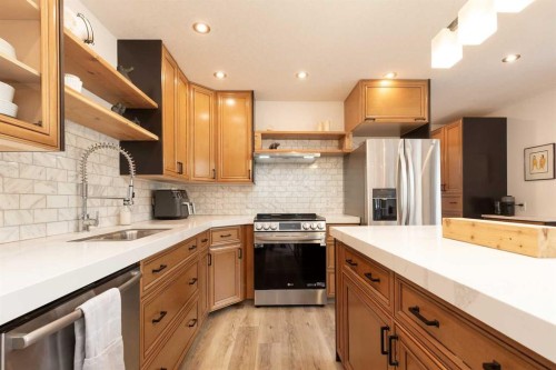 11333 20 Avenue, Blairmore, AB - Indoor Photo Showing Kitchen