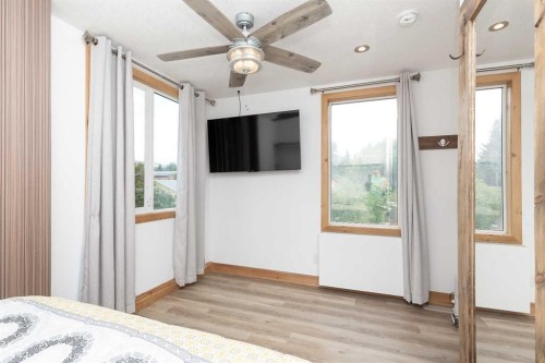 11333 20 Avenue, Blairmore, AB - Indoor Photo Showing Bedroom