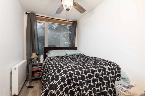 11333 20 Avenue, Blairmore, AB - Indoor Photo Showing Bedroom