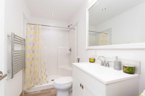 11333 20 Avenue, Blairmore, AB - Indoor Photo Showing Bathroom