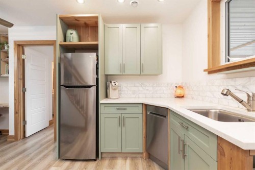 11333 20 Avenue, Blairmore, AB - Indoor Photo Showing Kitchen