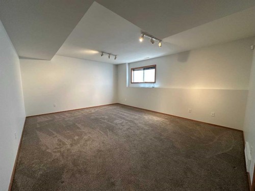 252 Red Crow Boulevard West, Lethbridge, AB 