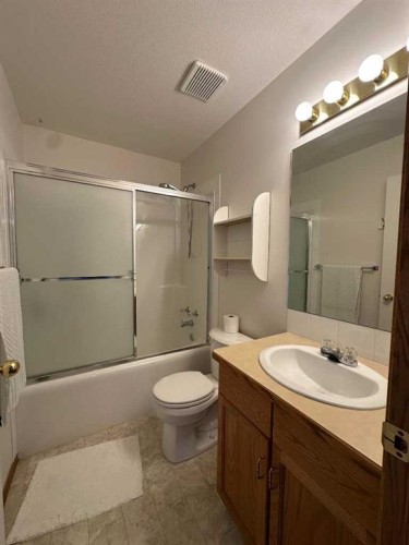 252 Red Crow Boulevard West, Lethbridge, AB 