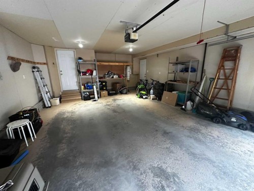 252 Red Crow Boulevard West, Lethbridge, AB 