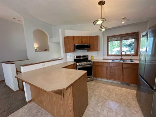 252 Red Crow Boulevard West, Lethbridge, AB 