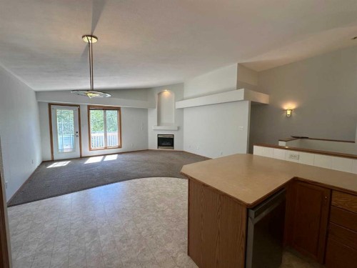 252 Red Crow Boulevard West, Lethbridge, AB 