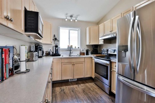 34 Chilcotin Way West, Lethbridge, AB 