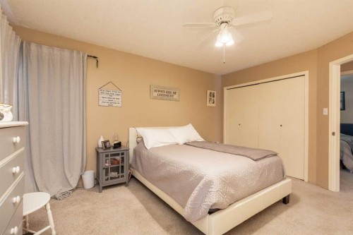 44 Lakhota Road West, Lethbridge, AB - Indoor Photo Showing Bedroom