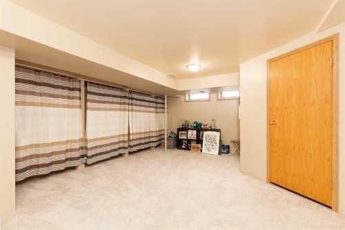 44 Lakhota Road West, Lethbridge, AB - Indoor