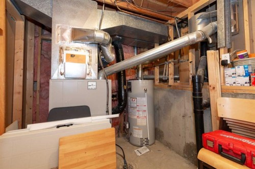 44 Lakhota Road West, Lethbridge, AB - Indoor Photo Showing Basement