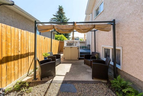 44 Lakhota Road West, Lethbridge, AB - Outdoor With Exterior