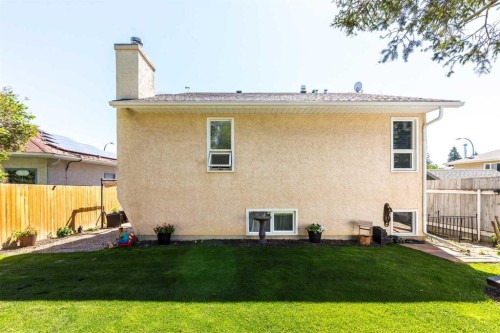 44 Lakhota Road West, Lethbridge, AB - Outdoor