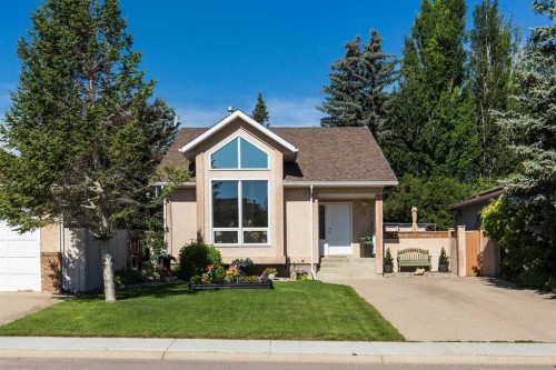 44 Lakhota Road West, Lethbridge, AB - Outdoor With Facade
