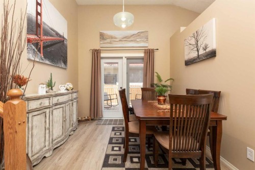 44 Lakhota Road West, Lethbridge, AB - Indoor Photo Showing Dining Room