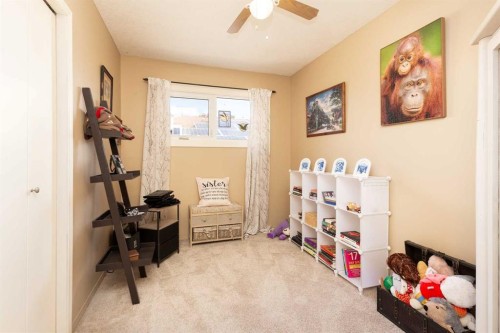 44 Lakhota Road West, Lethbridge, AB - Indoor Photo Showing Other Room