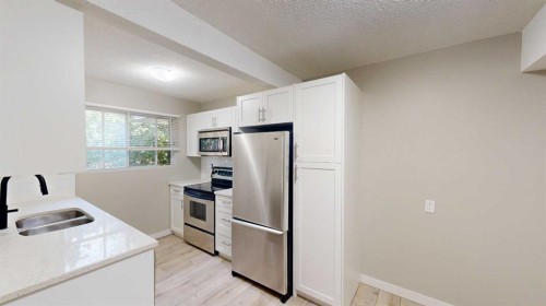 10-115 Lafayette Boulevard WEST Lethbridge, AB T1K 4A8
