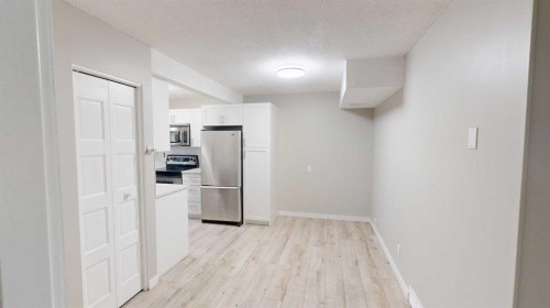 10-115 Lafayette Boulevard West, Lethbridge, AB - Indoor