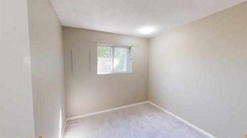 10-115 Lafayette Boulevard West, Lethbridge, AB - Indoor Photo Showing Other Room