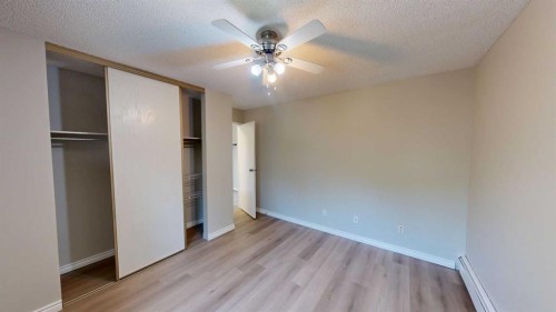 311-401 Columbia Boulevard West, Lethbridge, AB - Indoor Photo Showing Other Room