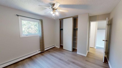 311-401 Columbia Boulevard West, Lethbridge, AB - Indoor Photo Showing Other Room