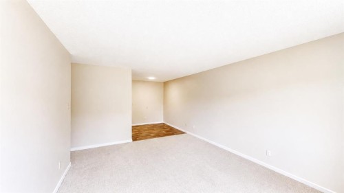 107-405 Columbia Boulevard West, Lethbridge, AB - Indoor Photo Showing Other Room