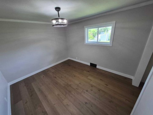4931 54 Avenue, Taber, AB - Indoor Photo Showing Other Room