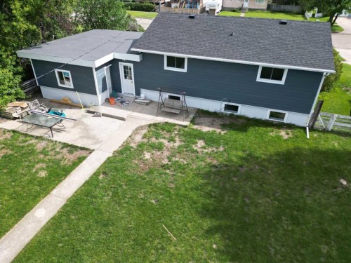 4931 54 Avenue, Taber, AB - Outdoor
