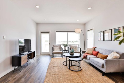 761 Atlantic Cove West, Lethbridge, AB - Indoor Photo Showing Living Room