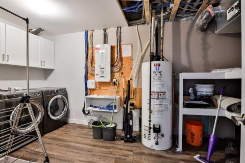 761 Atlantic Cove West, Lethbridge, AB - Indoor Photo Showing Laundry Room