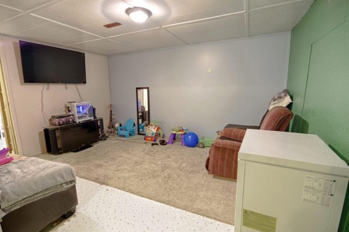 4810 57 Ave, Taber, AB - Indoor Photo Showing Other Room