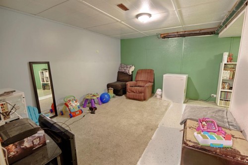4810 57 Ave, Taber, AB - Indoor Photo Showing Other Room