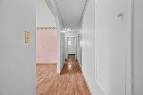 736 2 Street West, Cardston, AB - Indoor Photo Showing Other Room